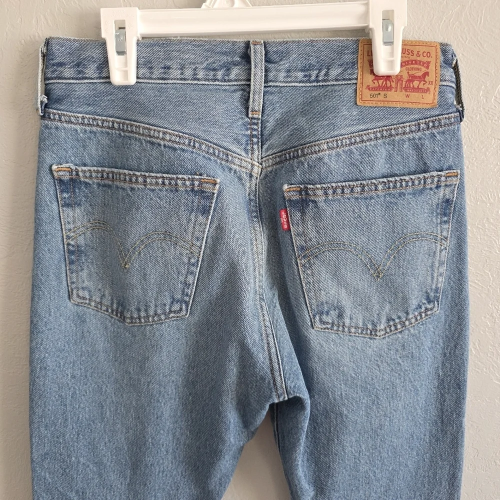 Levis Womens 501 Skinny Tapered Button Fly Distressed Blue Denim Jeans Sz 27x30 - Picture 5 of 11